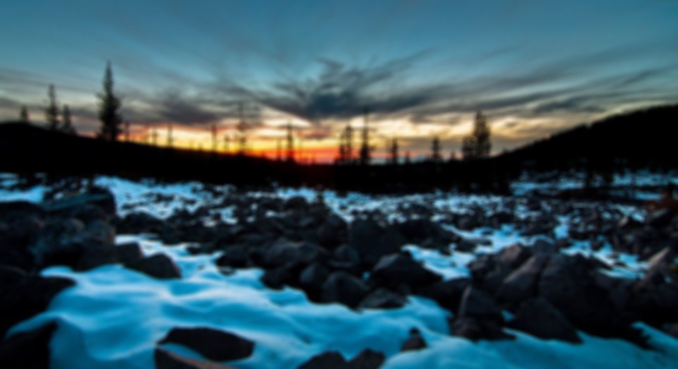 148451_369389673149890_668496074_nblur